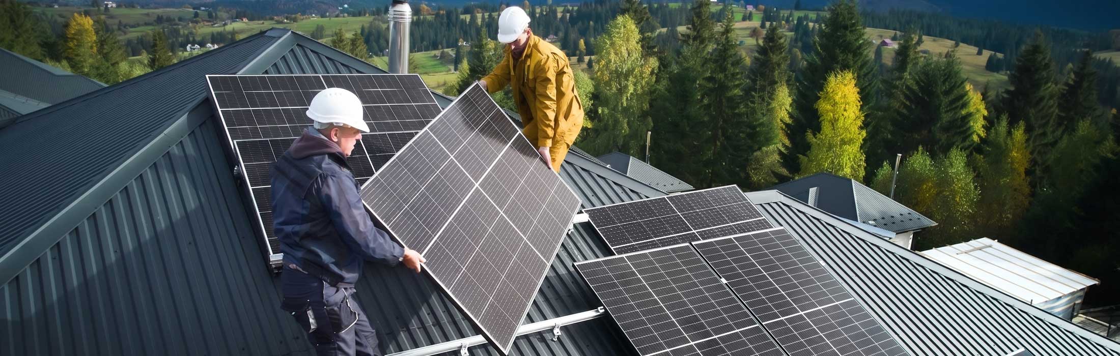Echipa de montaj panouri fotovoltaice Trevora